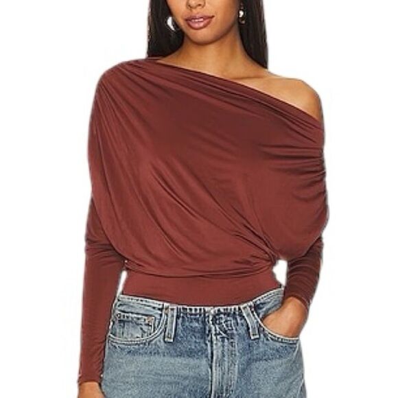 Free People x Revolve Red Jasper On The Town Off Shoulder Bodysuit - Picture 4 of 8